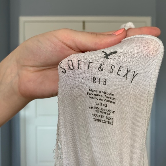 White lace deep v neck tank top - Picture 3 of 5